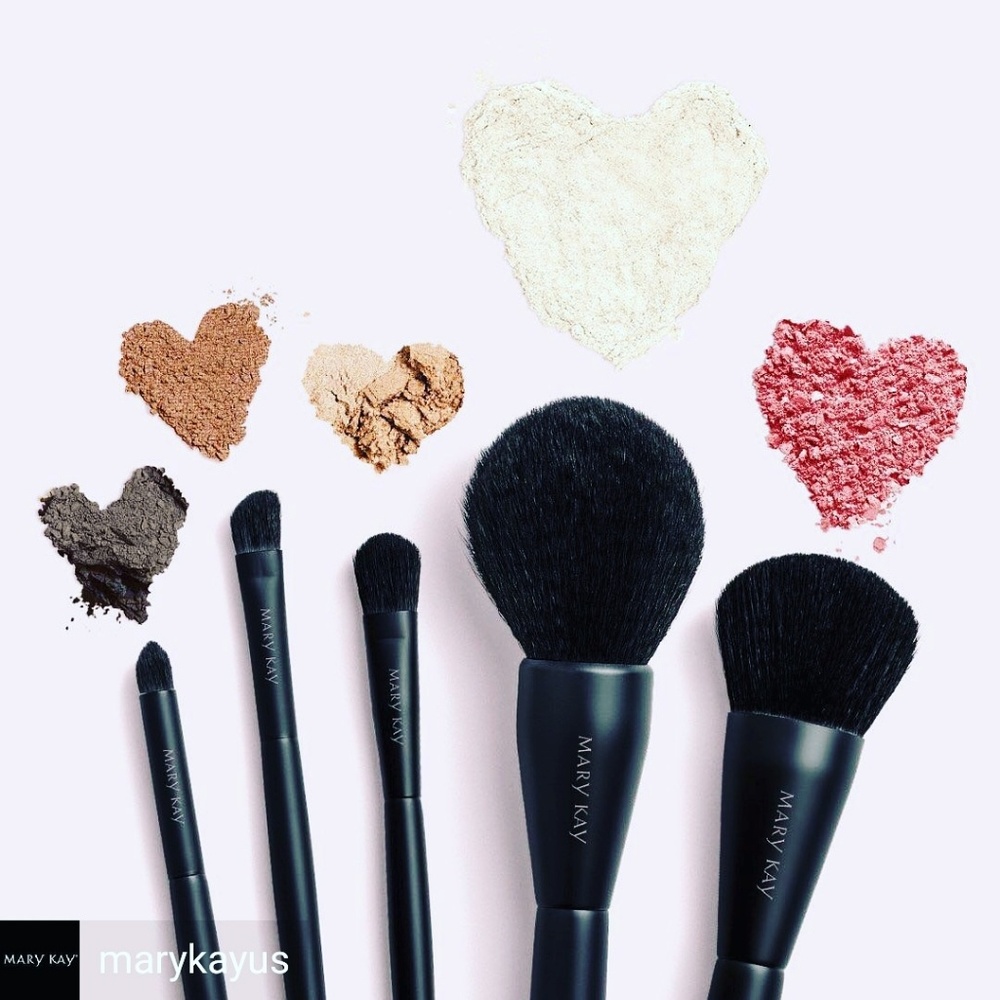 Makeup brushes